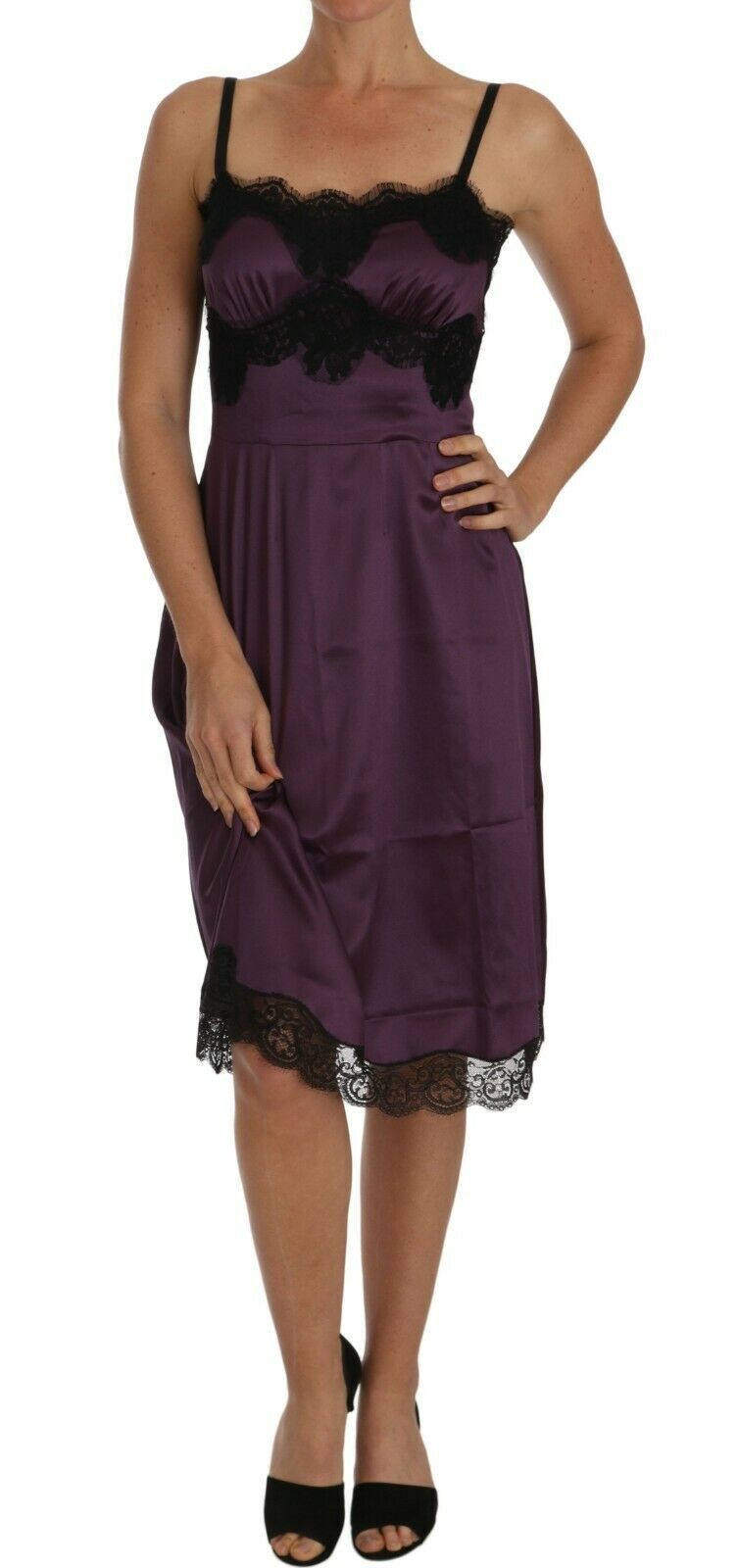 Elegantes, violettes Chemise-Kleid aus Seidenspitze